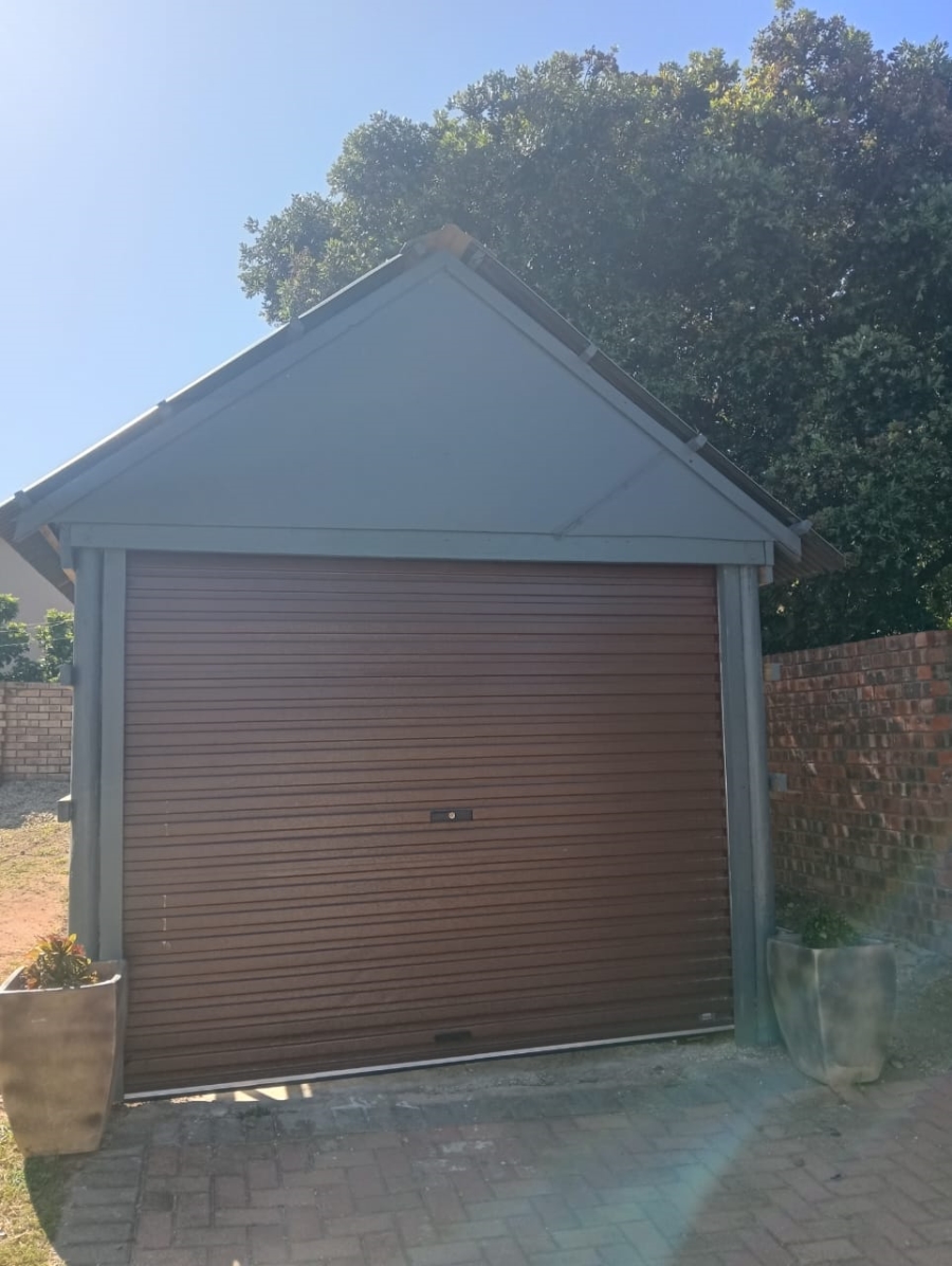 3 Bedroom Property for Sale in Wavecrest Eastern Cape